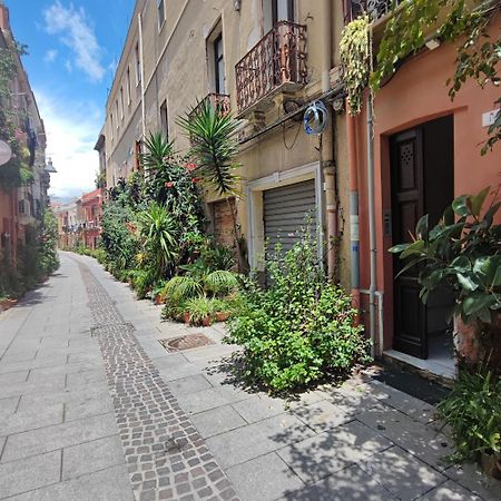 La Casetta Nel Centro Cagliari Bagian luar foto
