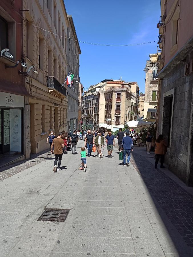 La Casetta Nel Centro Cagliari Bagian luar foto