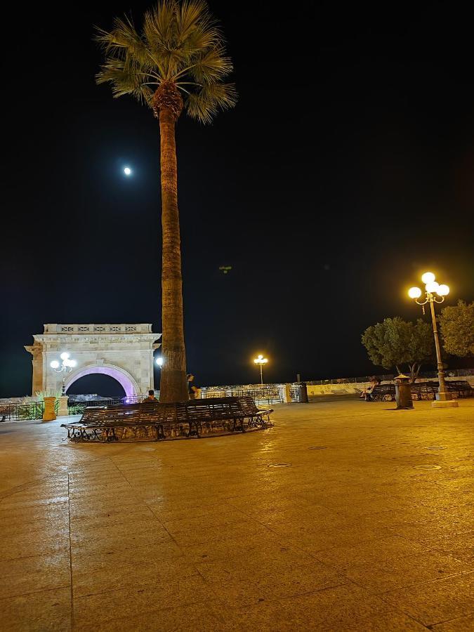 La Casetta Nel Centro Cagliari Bagian luar foto
